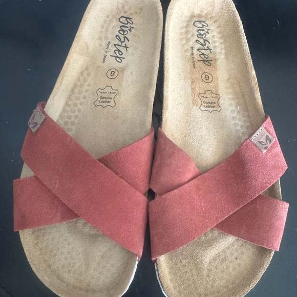 Woman’s Biostep Leather Redish/tan sandals Size 9 - Picture 1 of 5